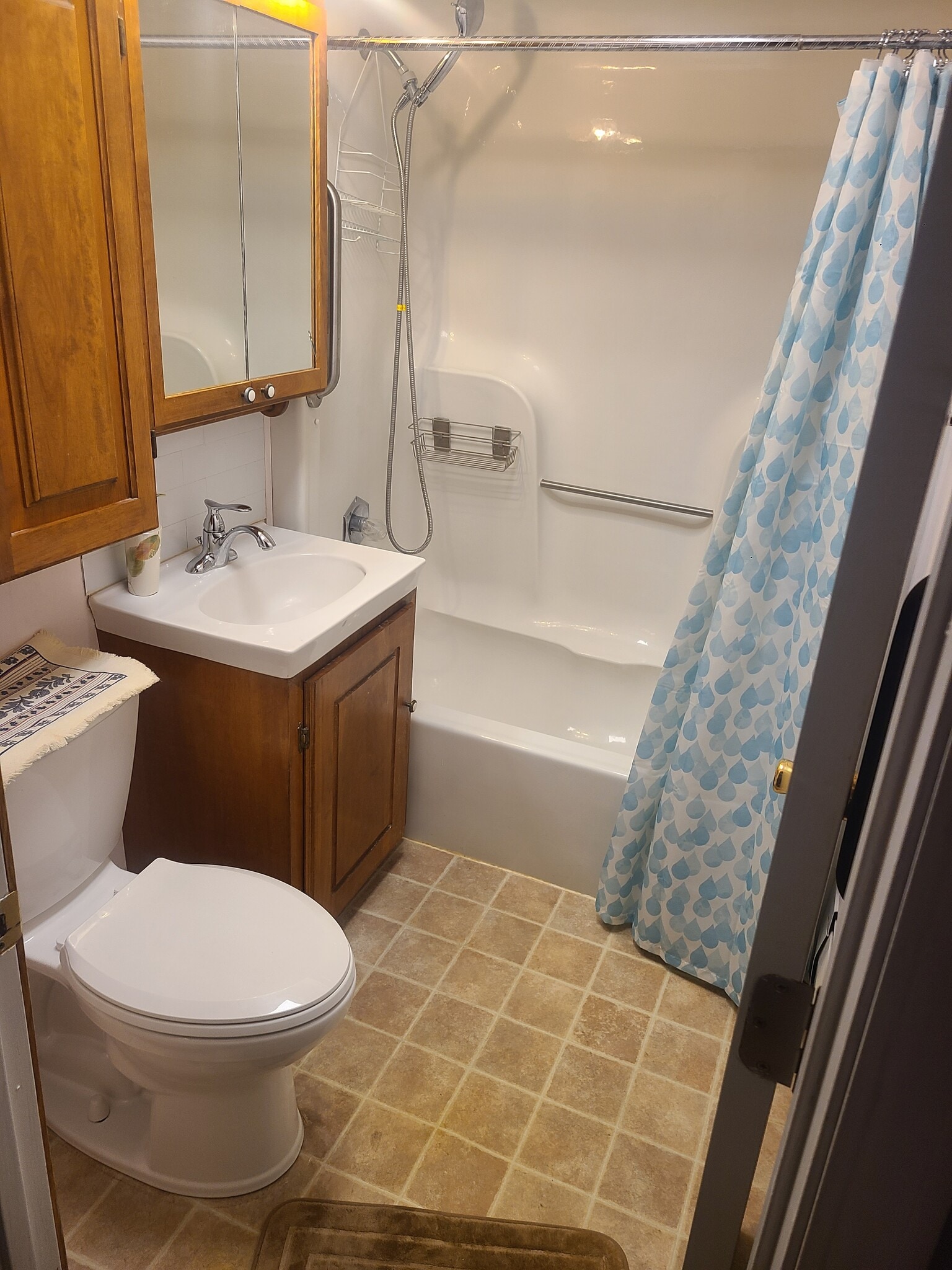 Bathroom - 908 West Ave