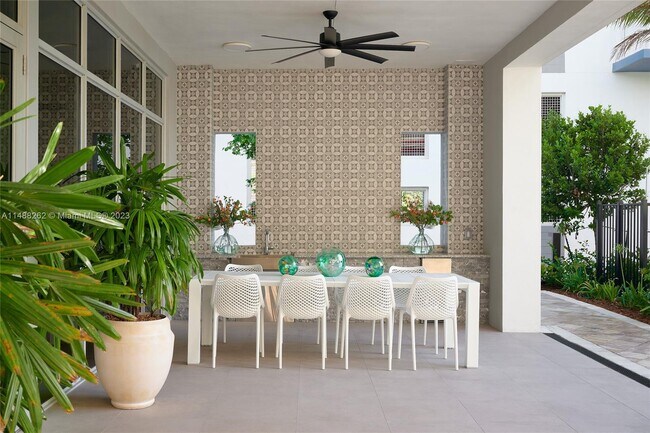 Building Photo - 3055 W 16th Ave