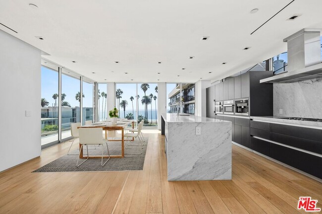 Building Photo - 1012 2nd St