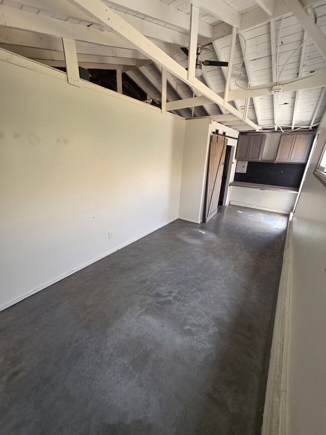 Building Photo - 5015 W 140th St