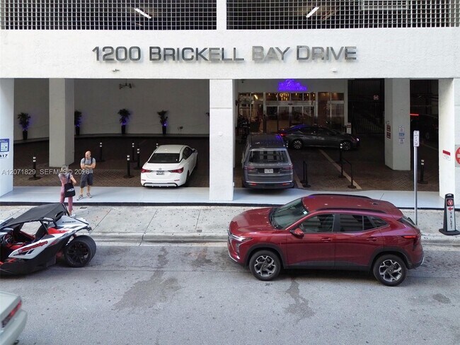 Building Photo - 1200 Brickell Bay Dr