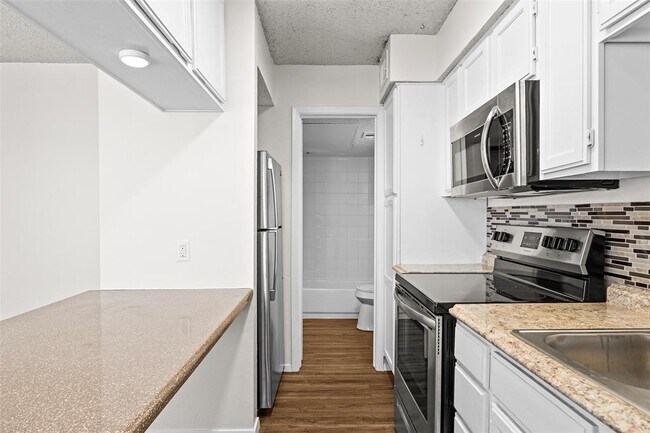 Building Photo - 3115 Helms St