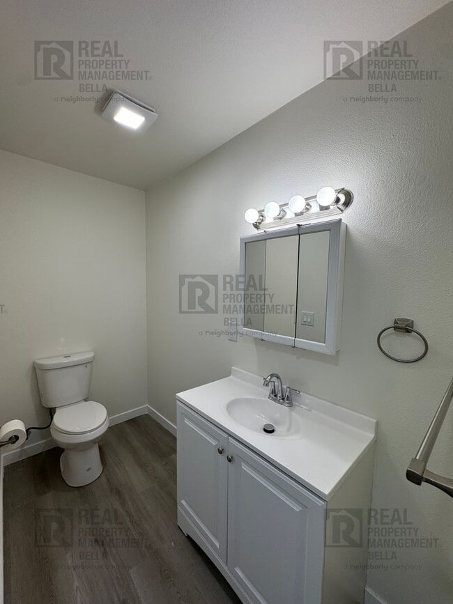 Building Photo - Spacious Single-Story 7-Bedroom Home with Open Layout & Abundant Natural Light