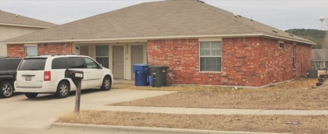 Primary Photo - 212 Janelle Dr