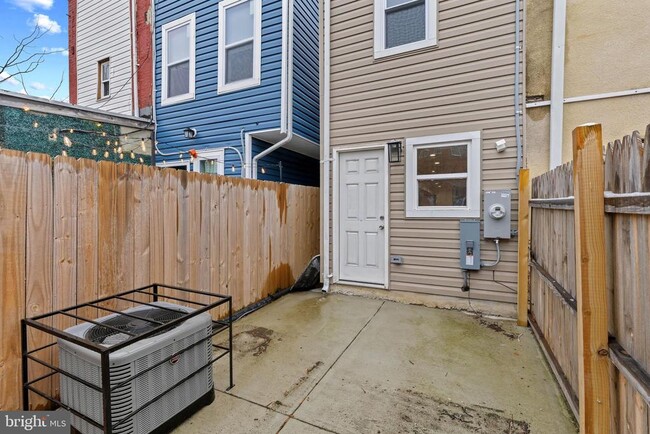 Building Photo - 458 Federal St