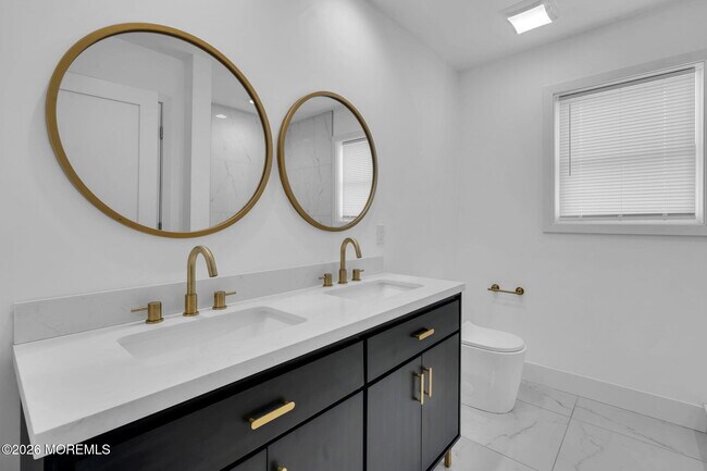 Building Photo - 45 Borden Ave