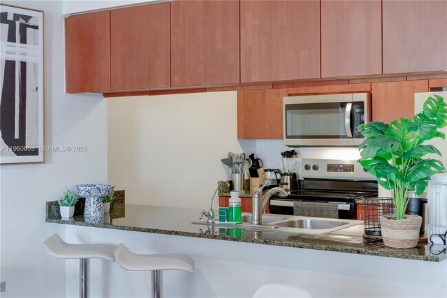 Building Photo - 1200 Brickell Bay Dr