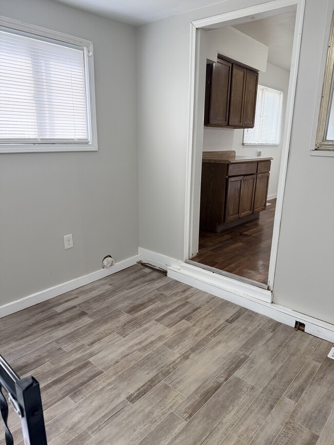 Building Photo - 515 Alton Ave