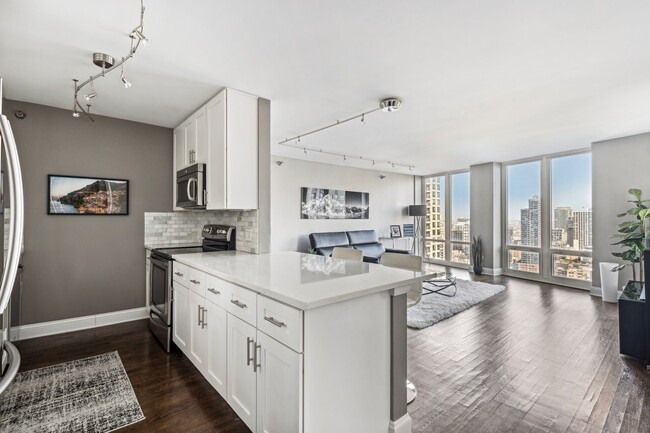 Building Photo - 345 N La Salle Dr