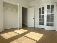 Building Photo - 3542