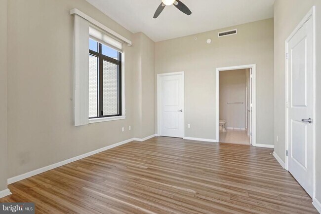 Building Photo - 2720 S Arlington Mill Dr