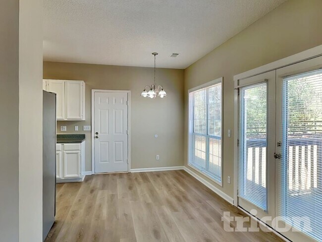 Building Photo - 313 Westchester Way