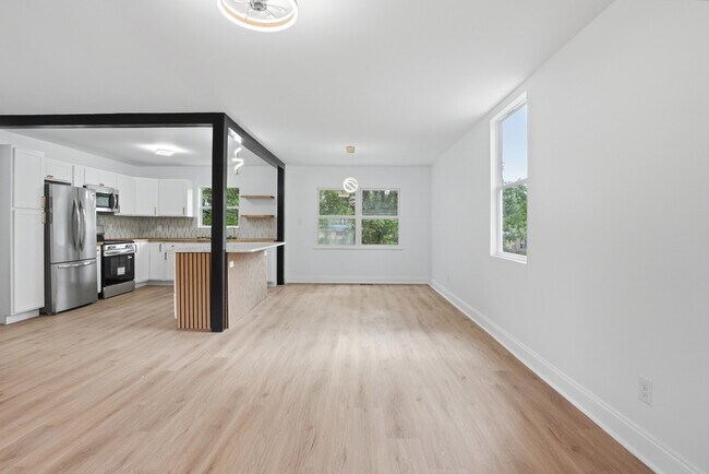Building Photo - 439 N Edgemont Cir NW