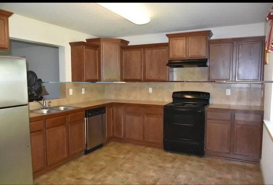 Building Photo - 39090 Prairie North Dr