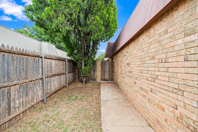 Building Photo - 3707 53rd St