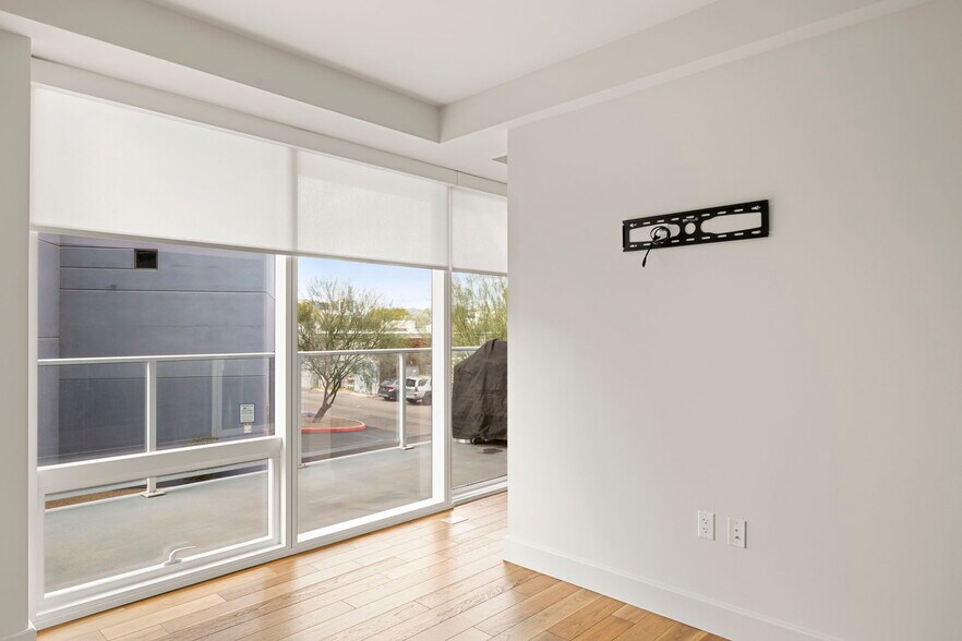 Room darkening shades provide privacy - 4422 N 75th St