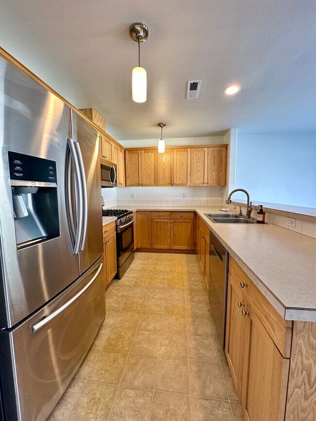 Building Photo - 2895 SW Indian Ave