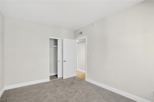Building Photo - 3616 Chevy Chase Ave