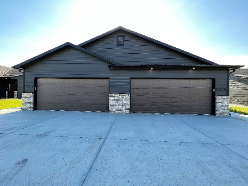 Building Photo - 13513 Haskell Ct