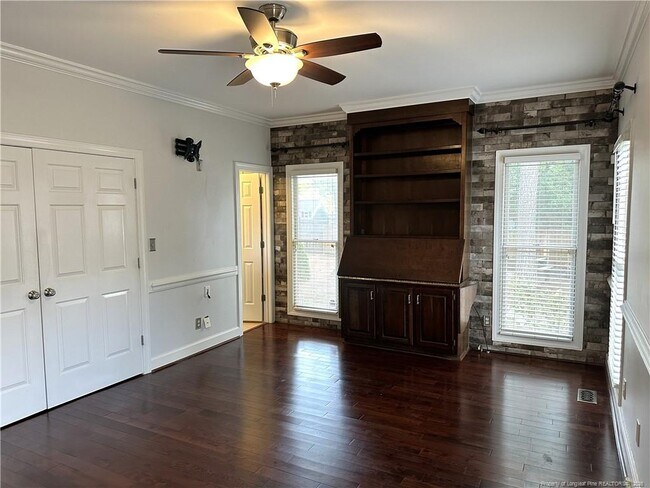 Building Photo - 493 Kingsford Rd