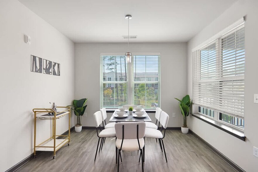 Building Photo - 1540 Dunn Rd