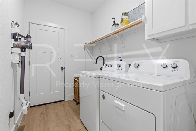 Building Photo - 129 Seattle Slew Dr