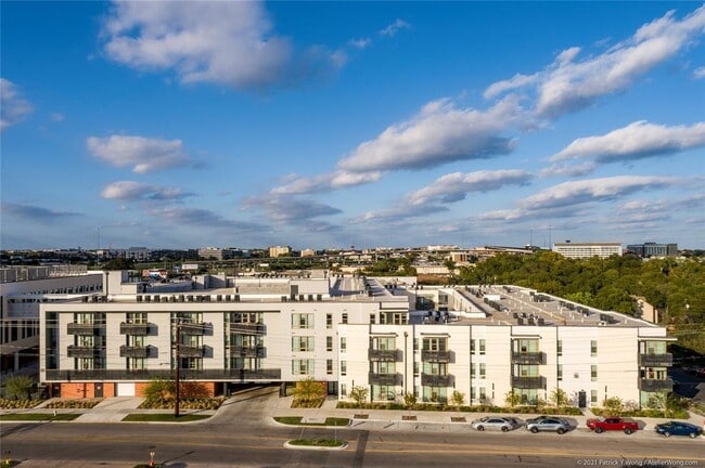 Building Photo - 5310 Helen St