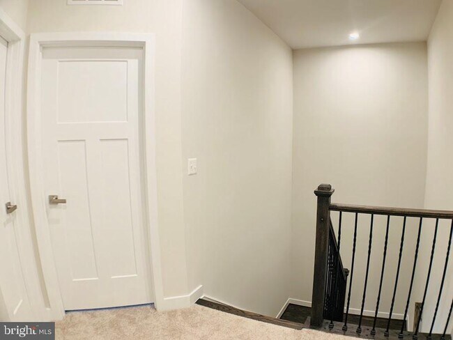 Building Photo - 11380 Willow Green Cir