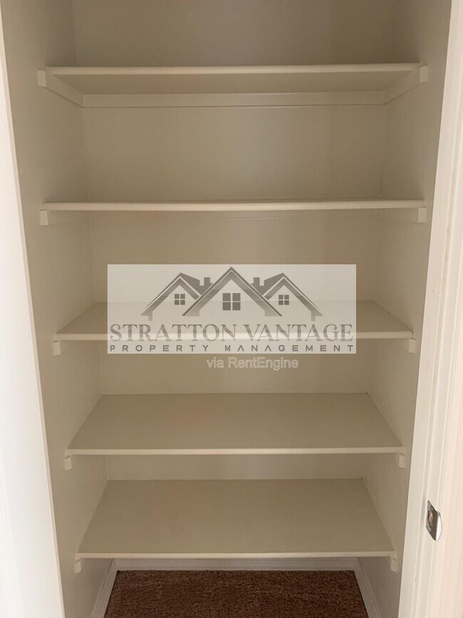 Building Photo - 24531 W Mobile Ln