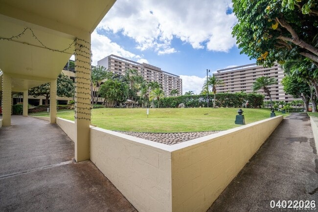 Building Photo - SALT LAKE 2 Bed 2 Bath 1 Parking