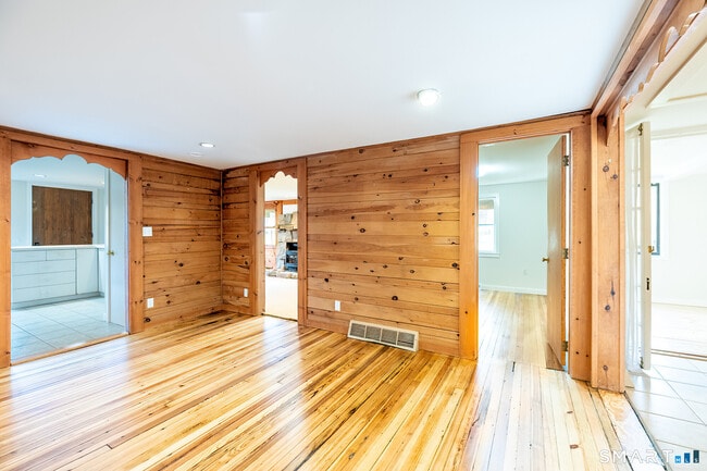 Building Photo - 1 Long Wall Rd