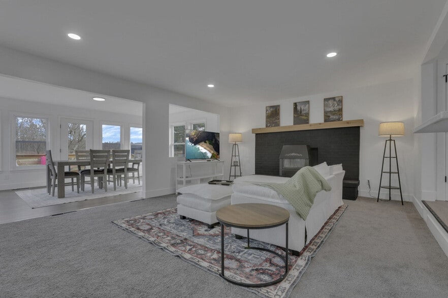 Building Photo - 4260 Sitterley Rd NW