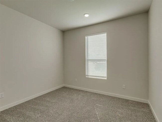 Building Photo - 8305 NW 163rd Ter