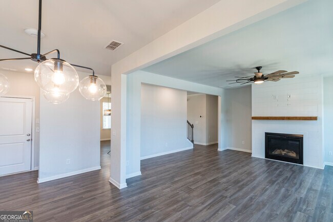 Building Photo - 330 Rexmere Rd