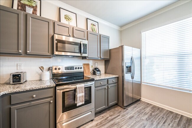 Building Photo - 2514 Piering Dr