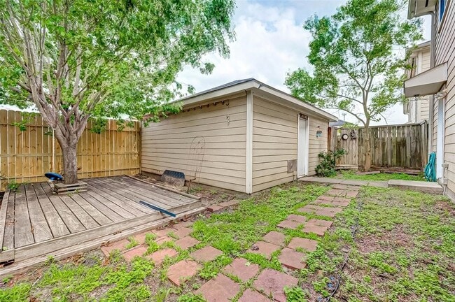 Building Photo - 20591 Sycamore Crest Ln