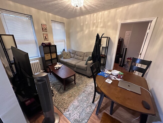 Building Photo - 226 Hanover St