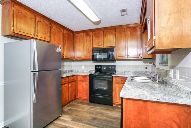 Building Photo - 3 Bedroom Huntsville Home