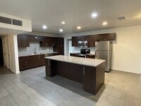 Building Photo - 1730 S Parkside Dr