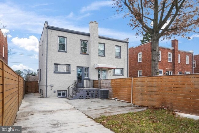 Building Photo - 4226 14th St NE