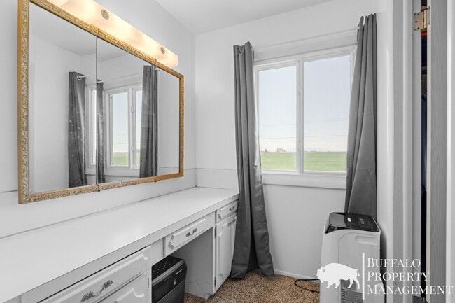 Building Photo - Charming Country Home on 2 Acres | 5 Bed | 3 Bath | Blackfoot, ID