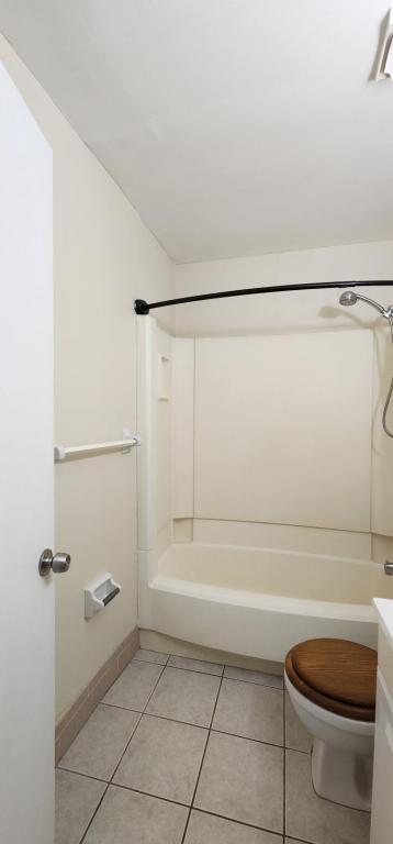 Building Photo - 234 Bristol Ct