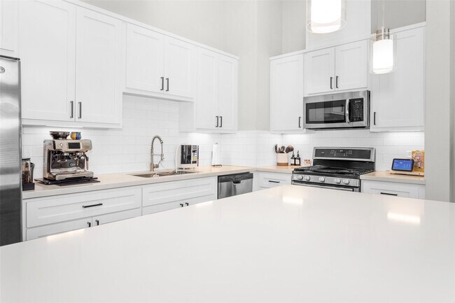 Building Photo - 7707 Nasser Ln