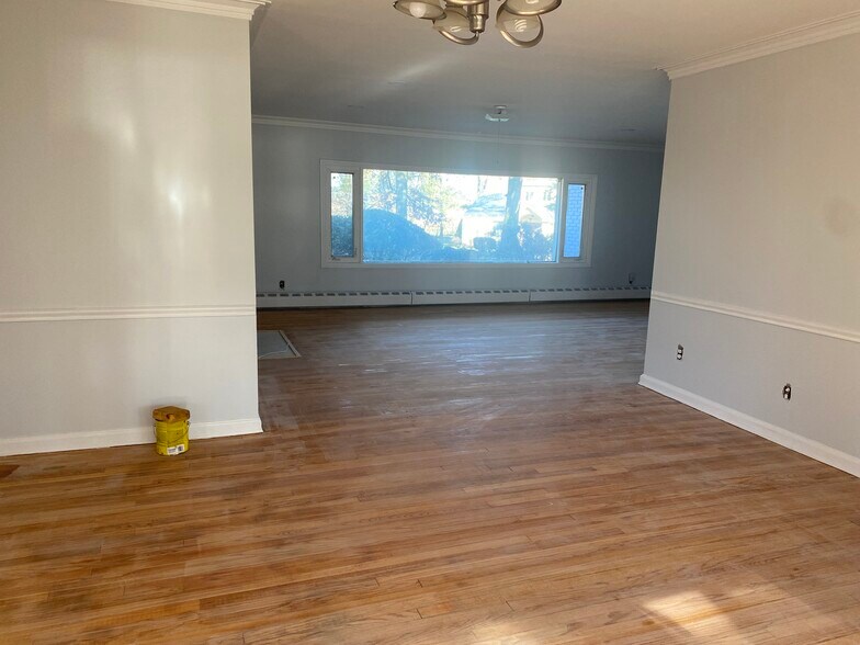 Building Photo - 60 Gristmill Ln