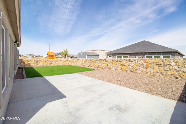 Building Photo - 14805 Jack White Ave