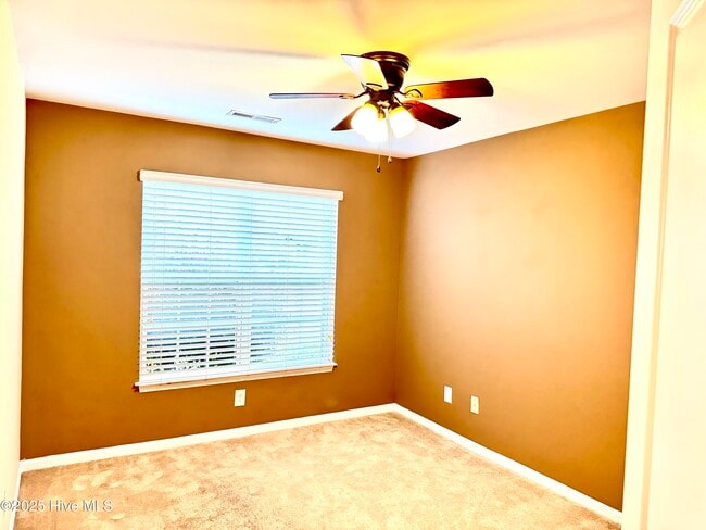Building Photo - 3661 Thornbrook Dr