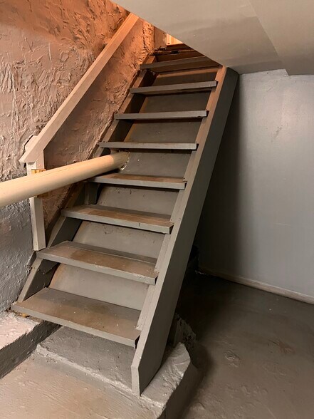 Building Photo - 447 Degraw St