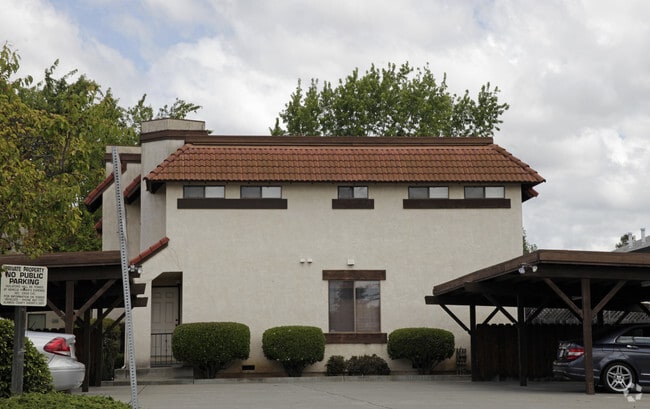 Primary Photo - Somerset Place