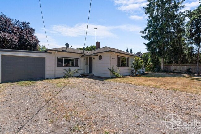 Building Photo - 4207 NE 59th Ave