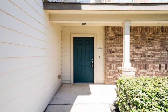 Building Photo - Welcome to The Bowen Floor Plan - UP TO 1 MONTH FREE RENT AVAILABLE!